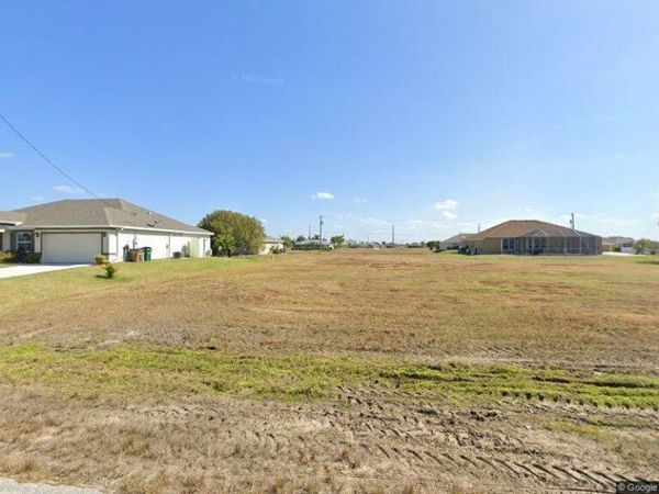 523 NW 25th Place, Cape Coral, FL 33993