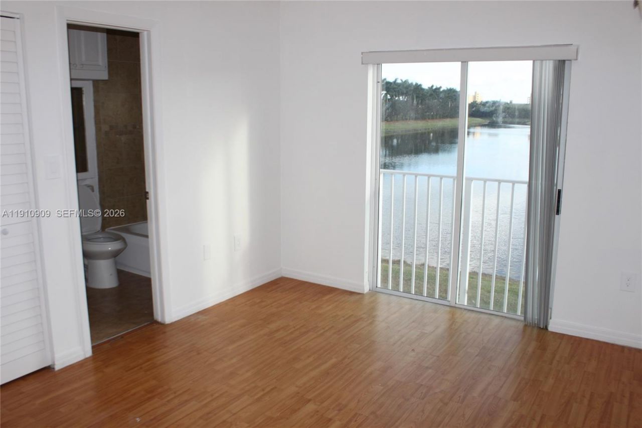 180 Riviera Cir, Unit 30-5, Weston, FL 33326 Photo