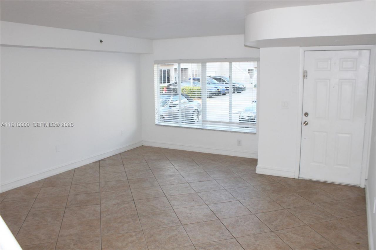 180 Riviera Cir, Unit 30-5, Weston, FL 33326 Photo