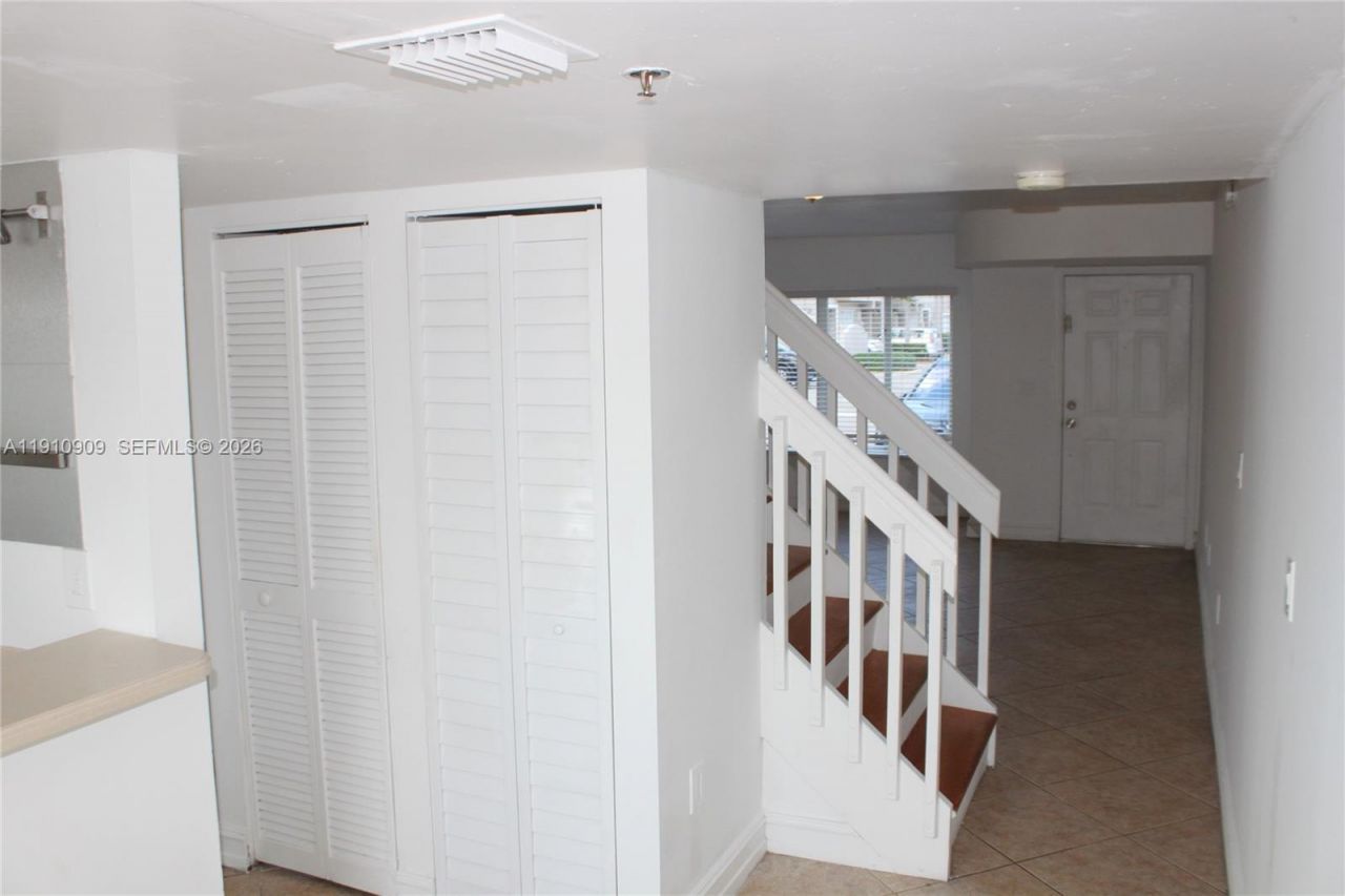 180 Riviera Cir, Unit 30-5, Weston, FL 33326 Photo