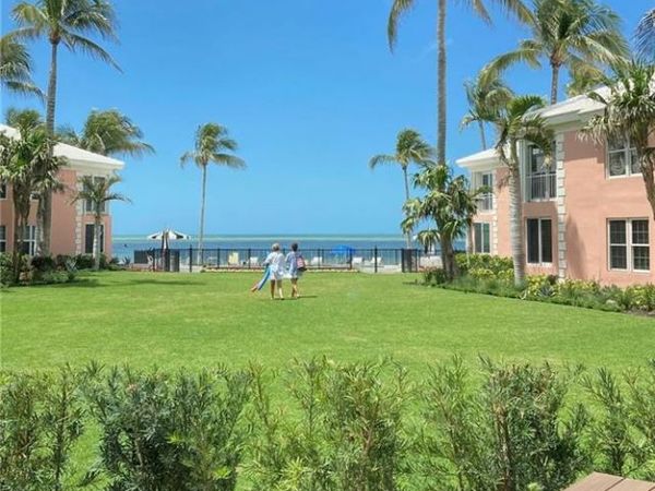 2401 Gulf Shore BLVD N, Unit 13, NAPLES, FL 34103