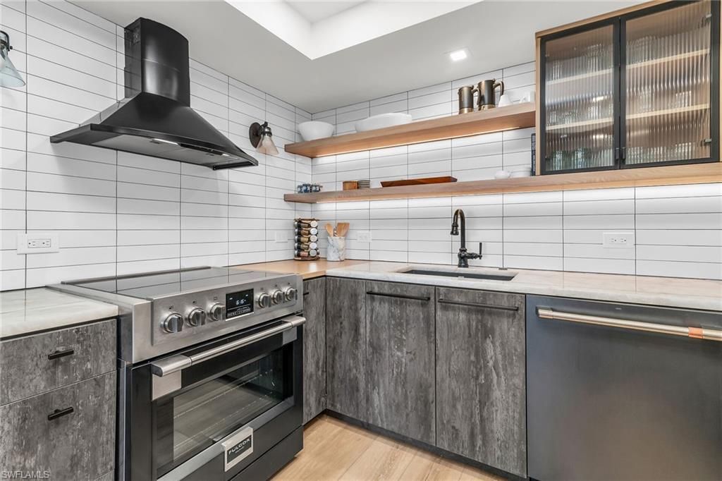 2401 Gulf Shore Blvd N, Unit 13, Naples, FL 34103 Photo