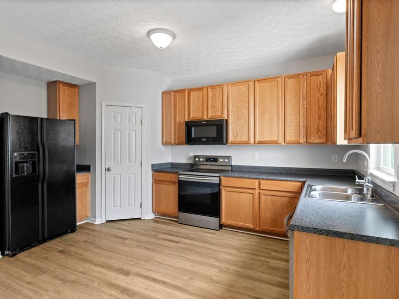 5652 Platinum Drive, Grove City, OH 43123 Photo 21