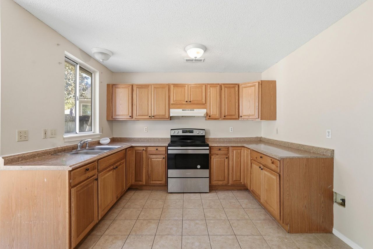 482 Courtland Drive Photo 11