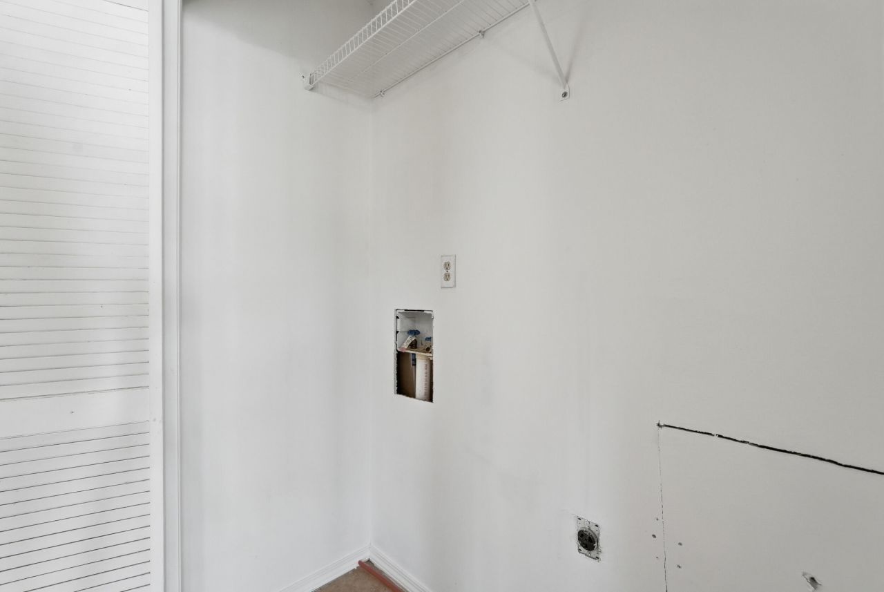 482 Courtland Drive Photo 12