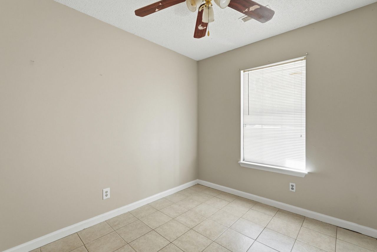 482 Courtland Drive Photo 13