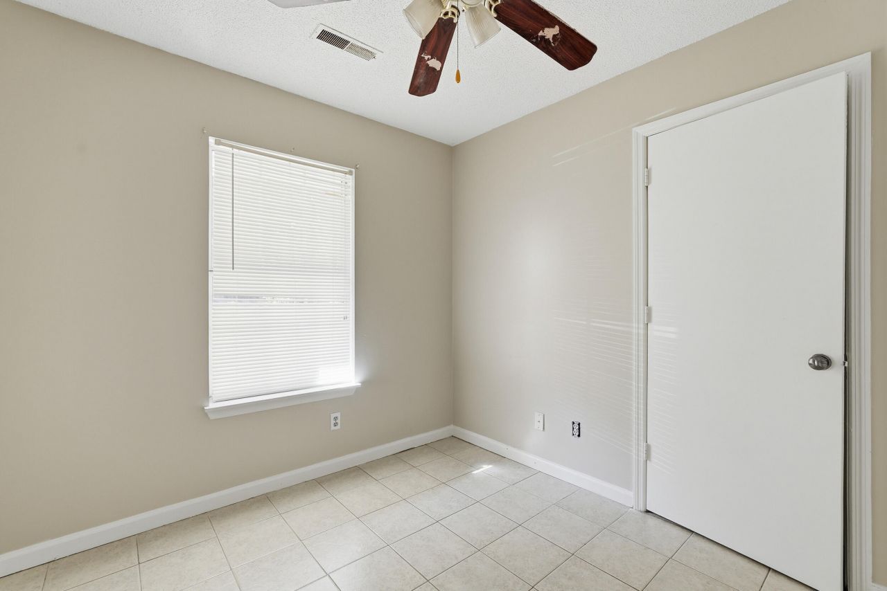 482 Courtland Drive Photo 14