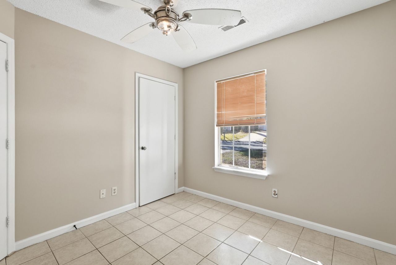 482 Courtland Drive Photo 17