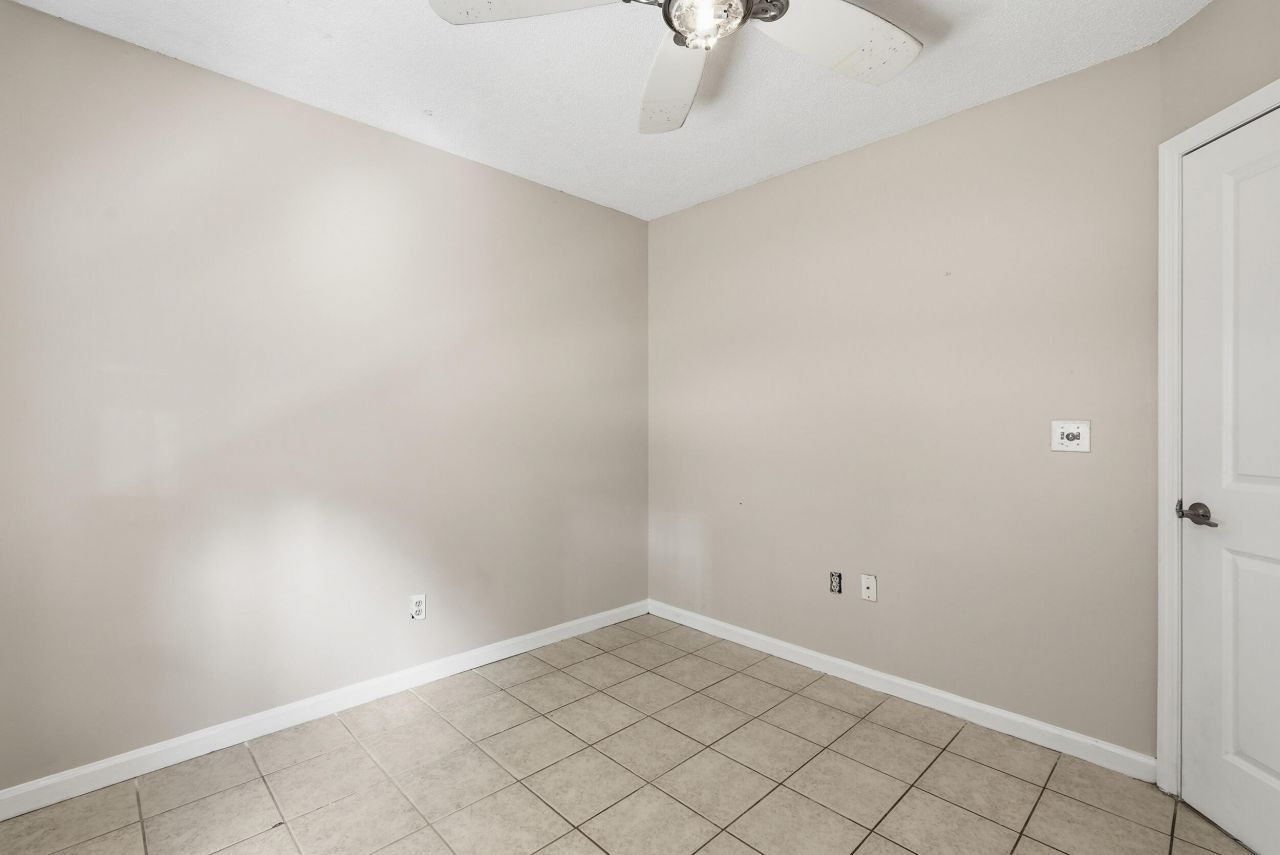 482 Courtland Drive Photo 18