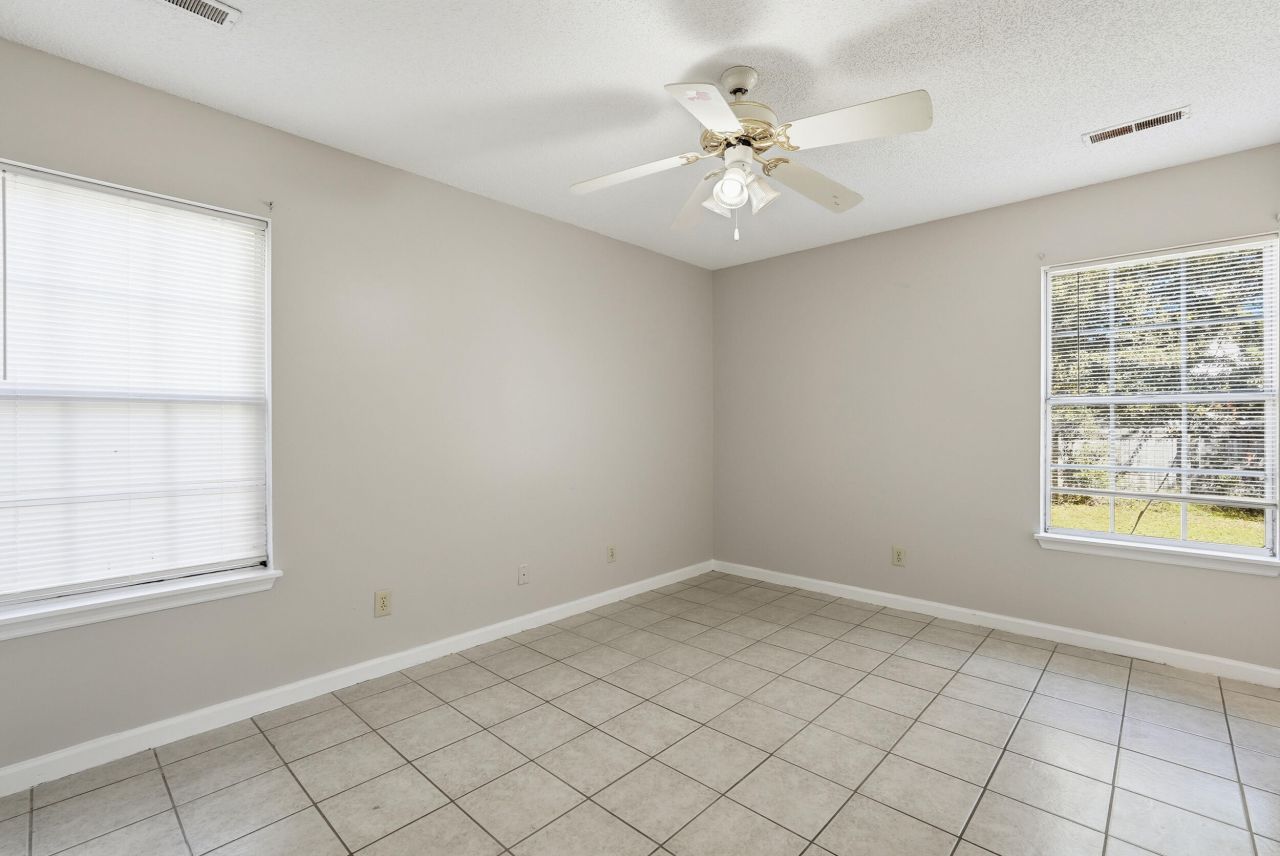 482 Courtland Drive Photo 20