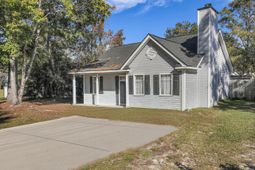 482 Courtland Drive photo 4