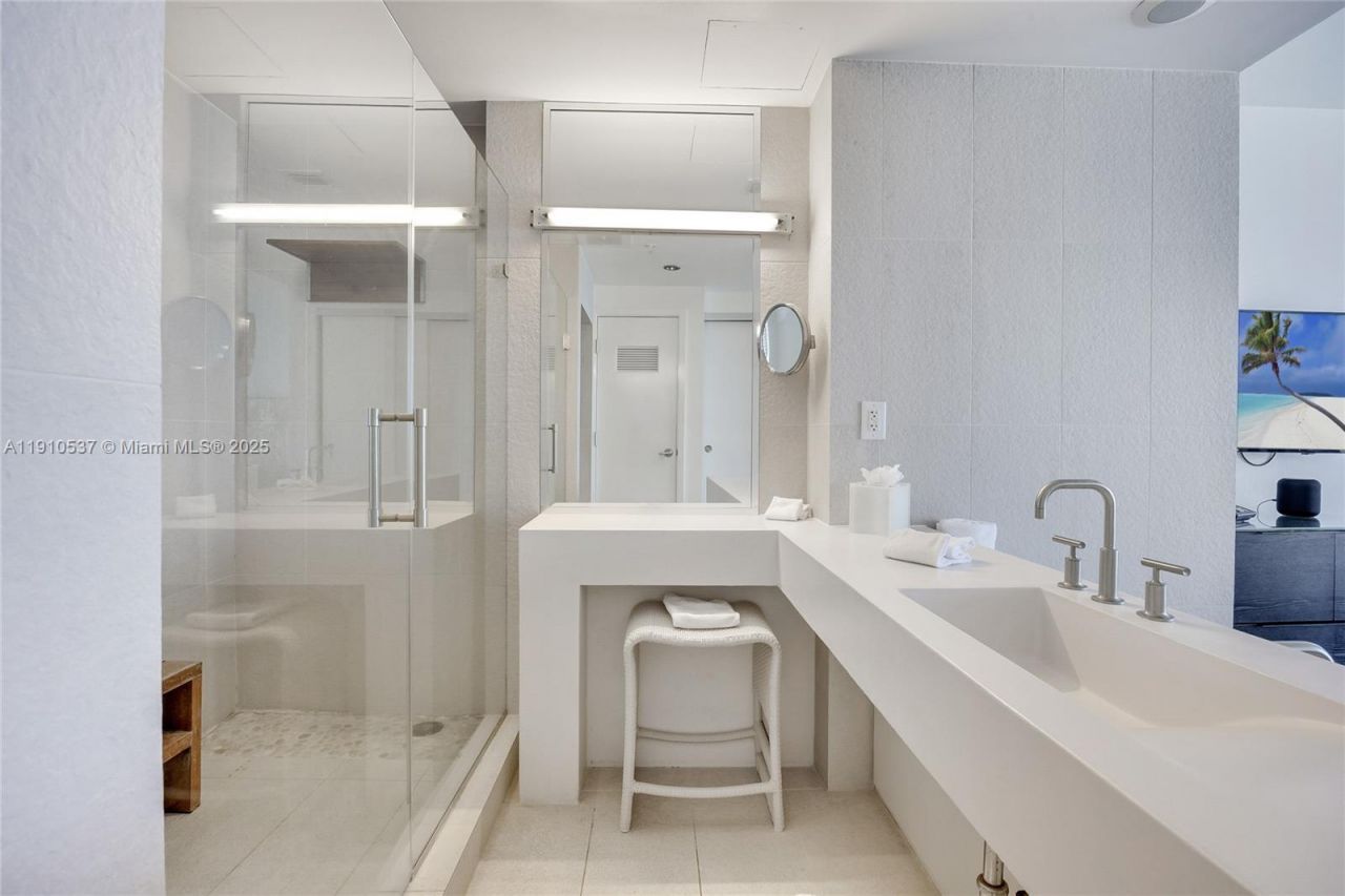 3101 Bayshore Dr, Unit 1802, Fort Lauderdale, FL 33304 Photo