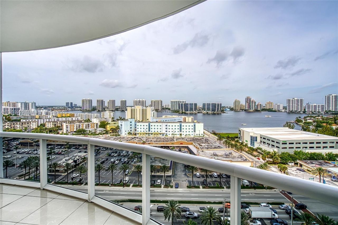 18201 Collins Ave, Unit 1701, Sunny Isles Beach, FL 33160 Photo