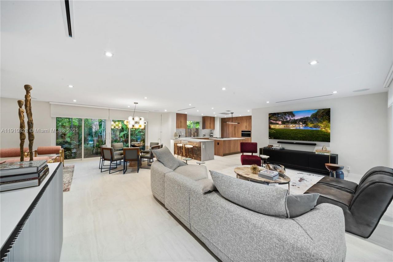 1075 NE 99th St, Miami Shores, FL 33138 Photo