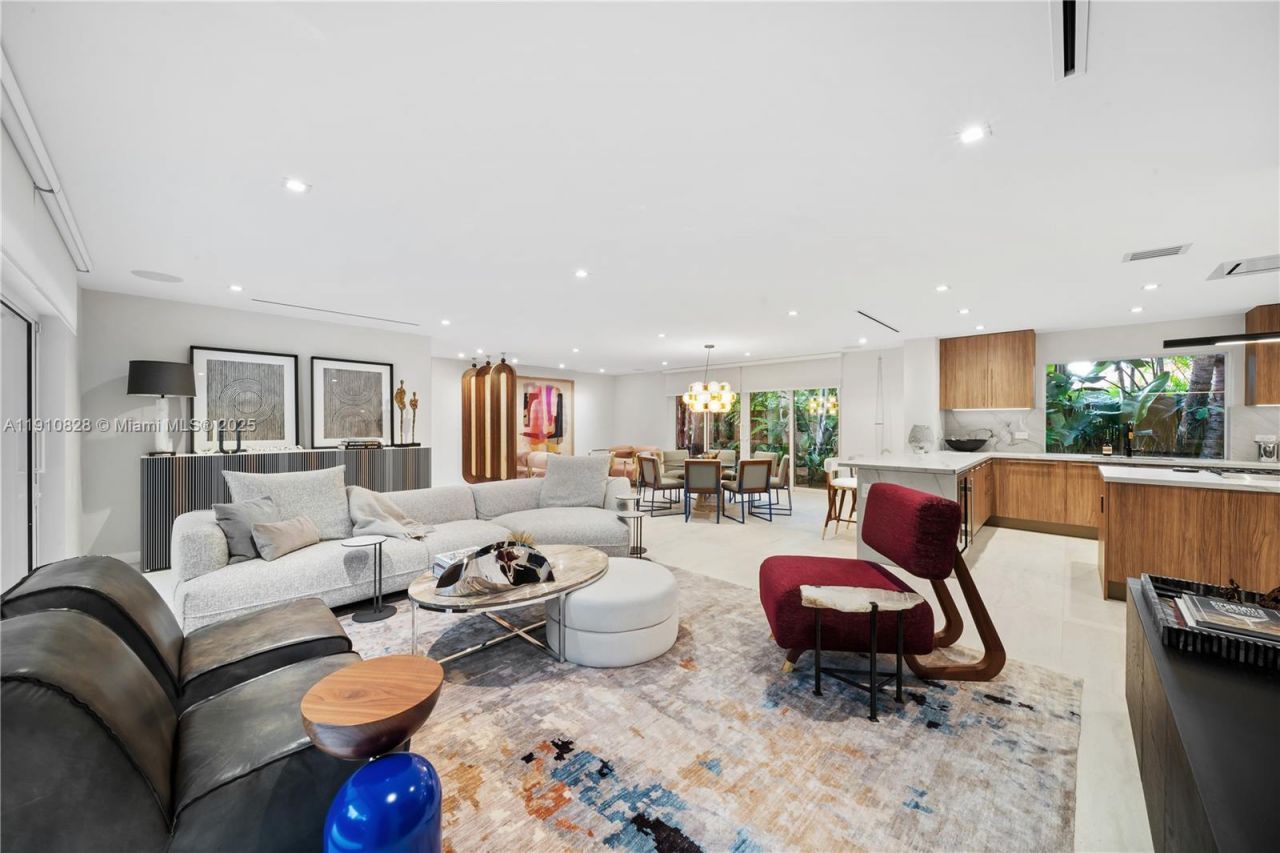 1075 NE 99th St, Miami Shores, FL 33138 Photo