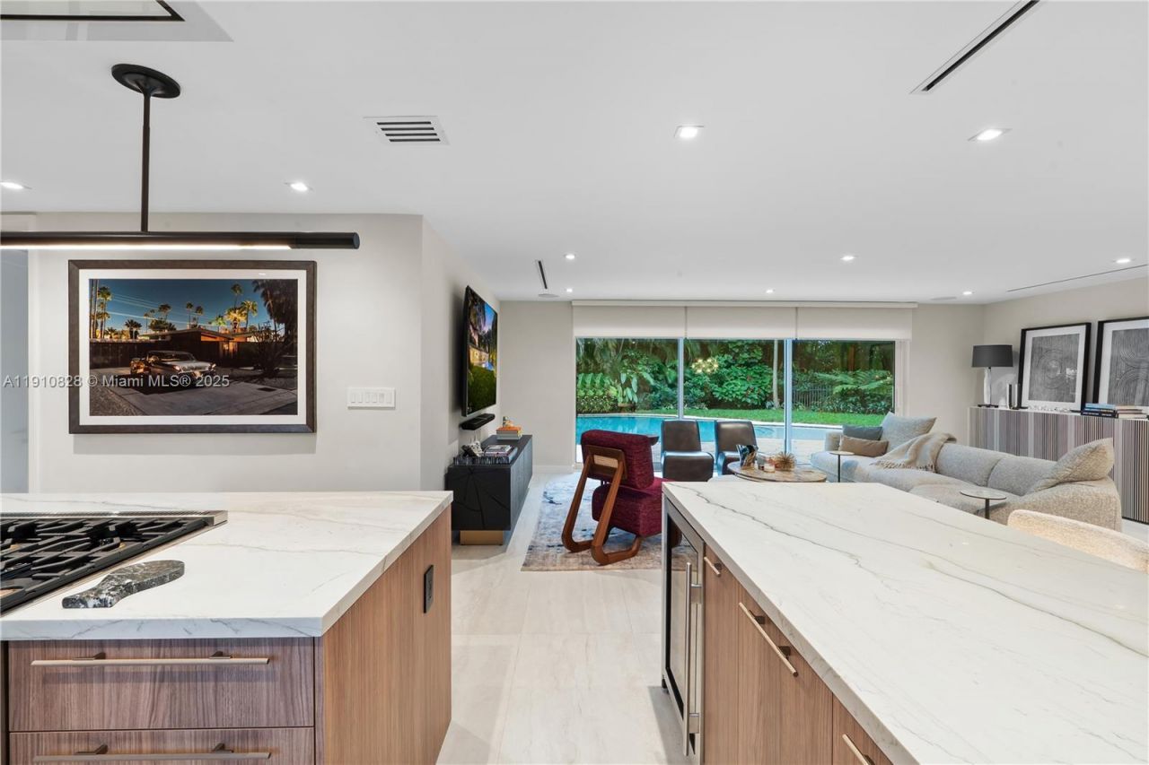 1075 NE 99th St, Miami Shores, FL 33138 Photo