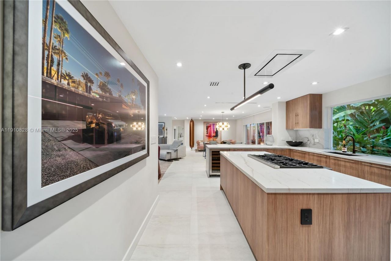 1075 NE 99th St, Miami Shores, FL 33138 Photo