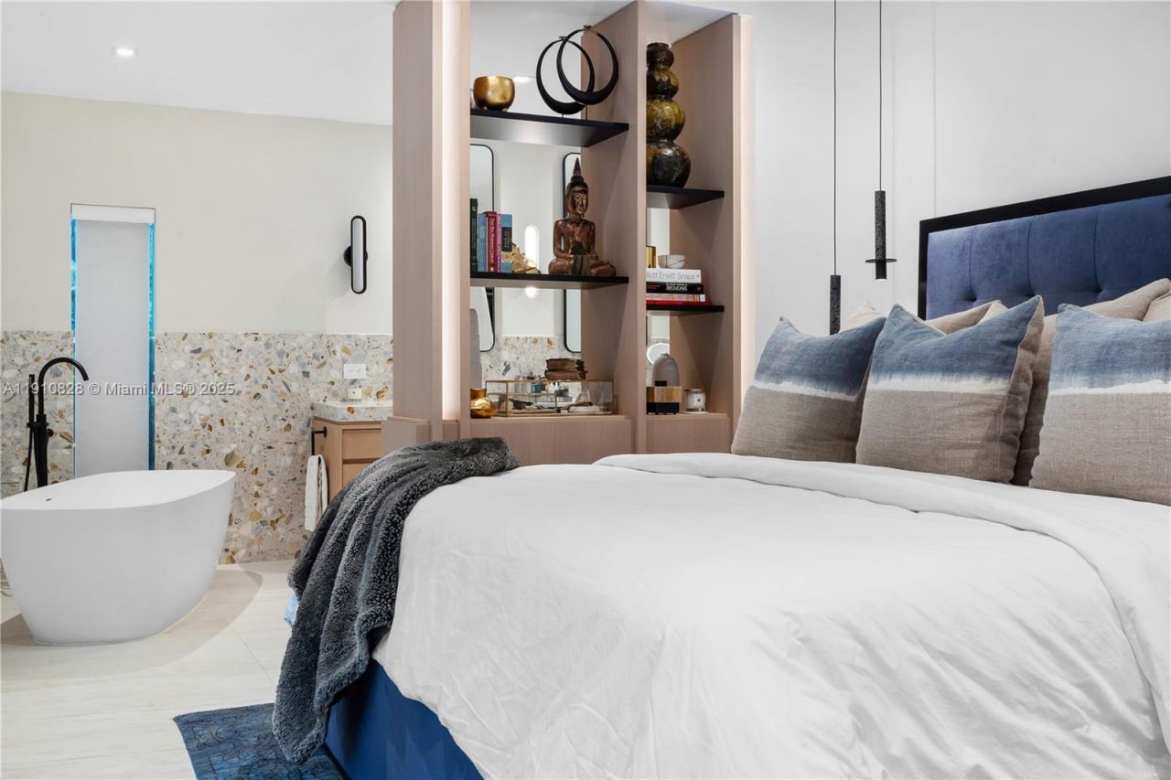 1075 NE 99th St, Miami Shores, FL 33138 Photo