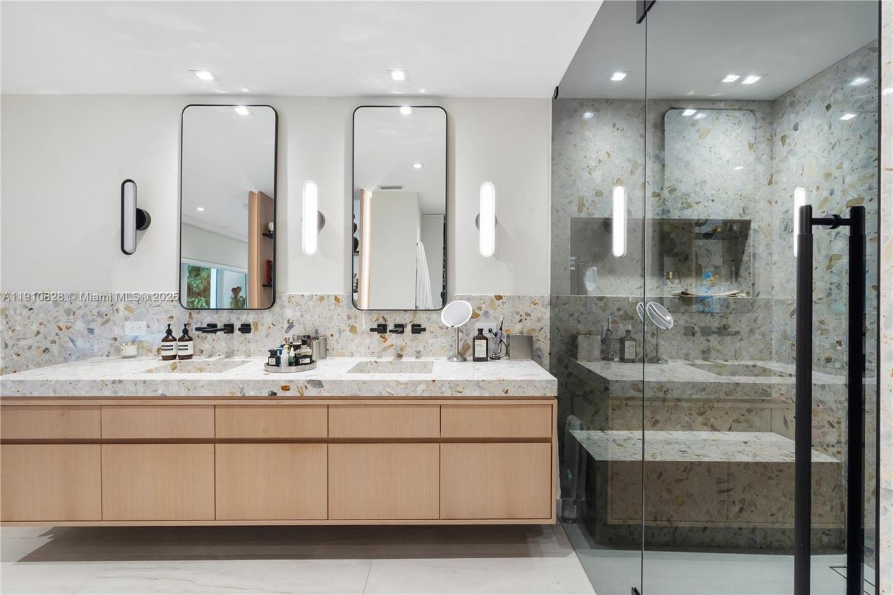 1075 NE 99th St, Miami Shores, FL 33138 Photo