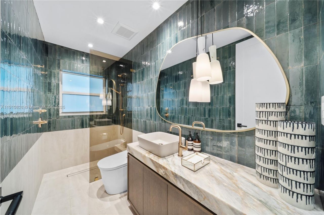 1075 NE 99th St, Miami Shores, FL 33138 Photo