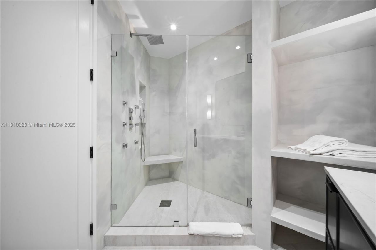 1075 NE 99th St, Miami Shores, FL 33138 Photo