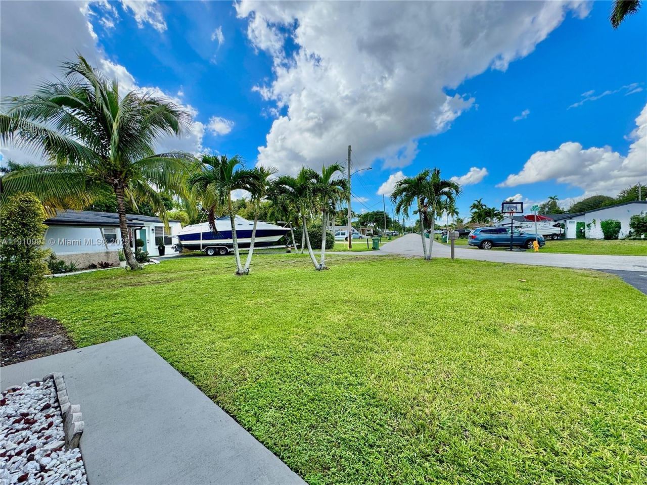 2462 NW 62nd Ter, Margate, FL 33063 Photo