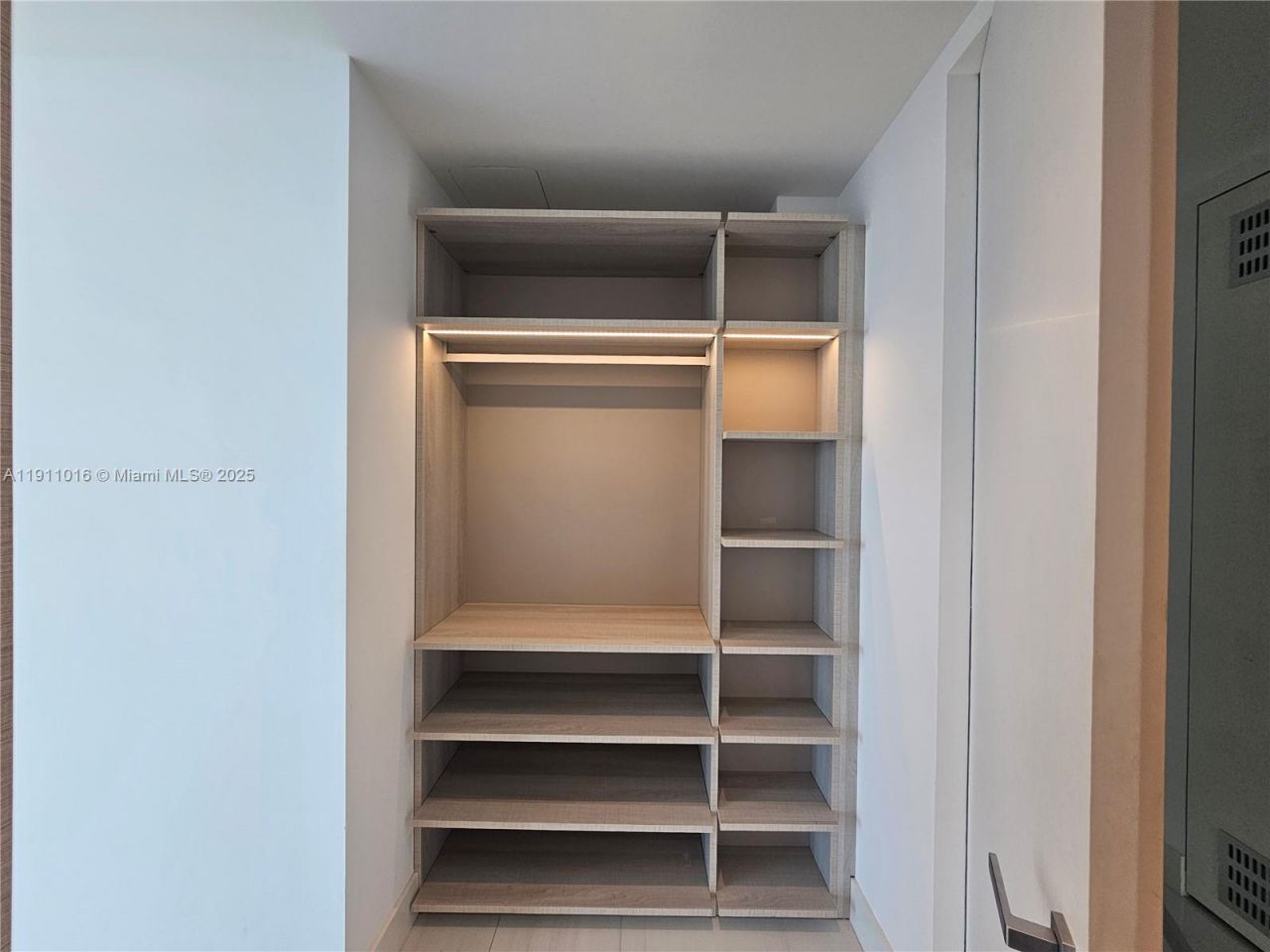 18975 Collins Ave, Unit 4605, Sunny Isles Beach, FL 33160 Photo