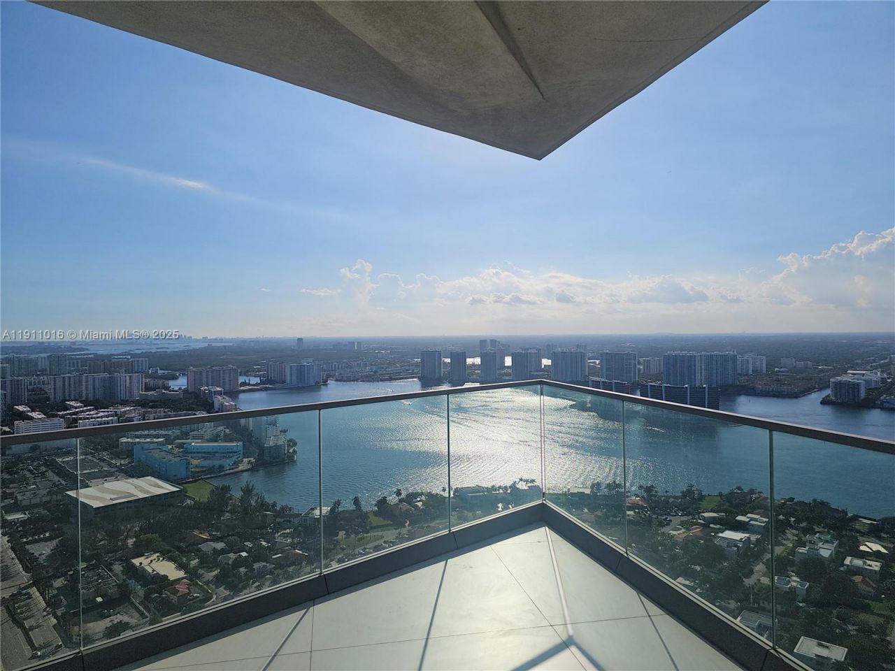 18975 Collins Ave, Unit 4605, Sunny Isles Beach, FL 33160 Photo