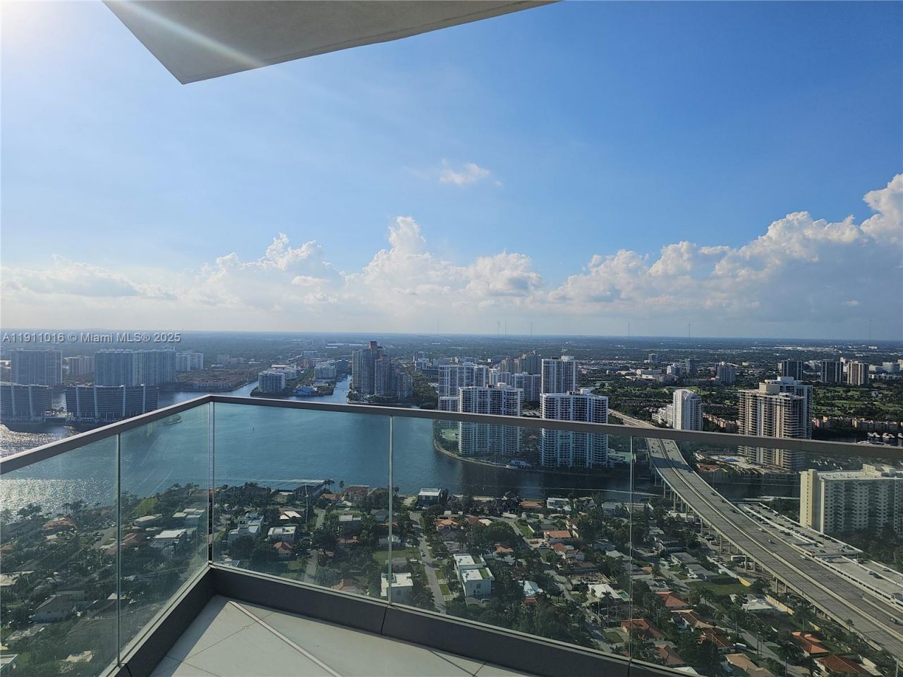 18975 Collins Ave, Unit 4605, Sunny Isles Beach, FL 33160 Photo