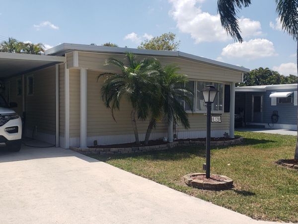 8128 South Street, Boca Raton, FL 33433