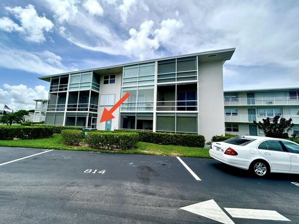 210 Horizons Street E, Unit 106, Boynton Beach, FL 33435