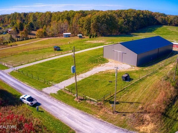 1008 Tanglewood Blvd, Jamestown, TN 38556