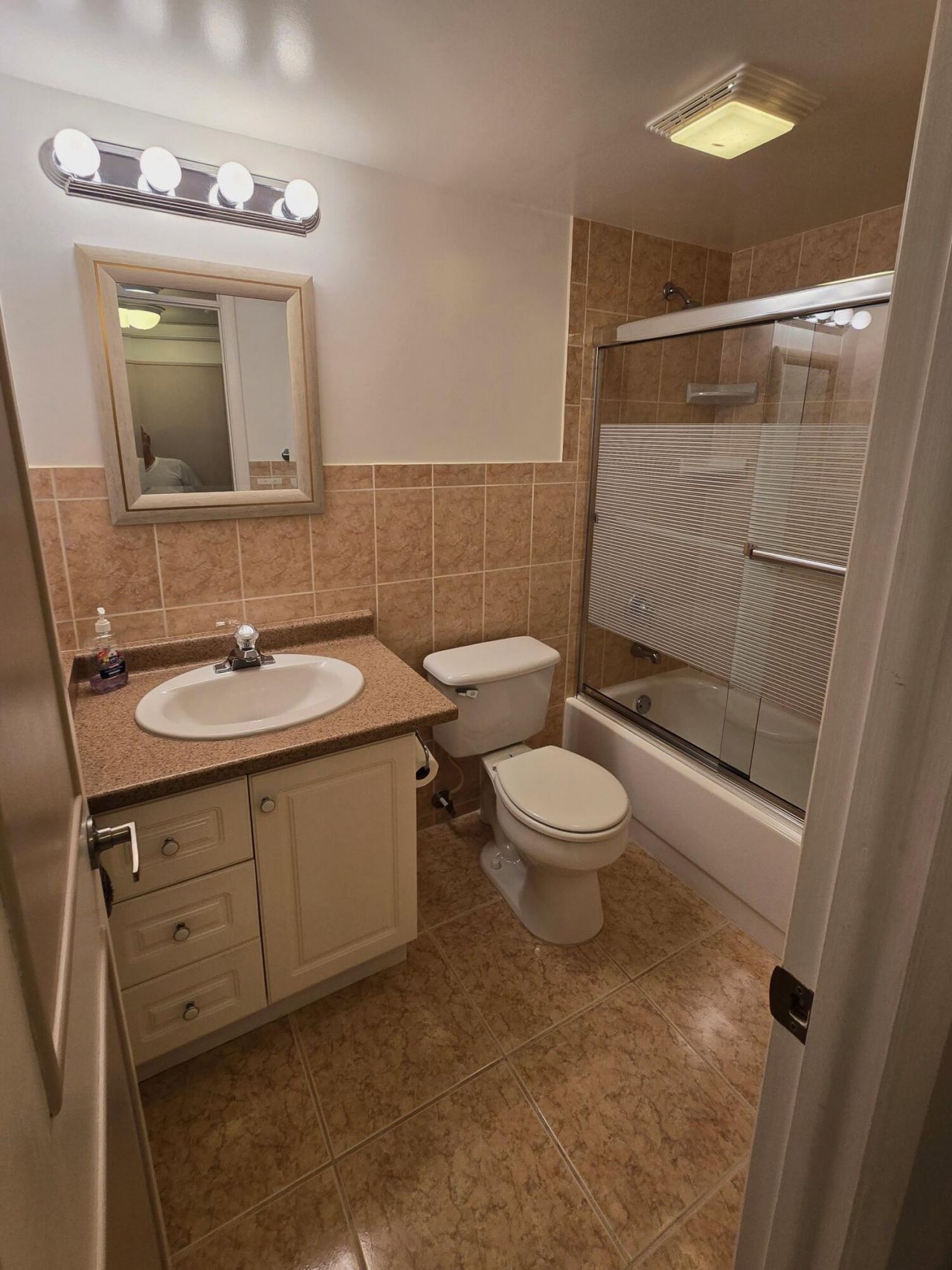 9001 Sunrise Lakes Boulevard, Unit 110, Sunrise, FL 33322 Photo