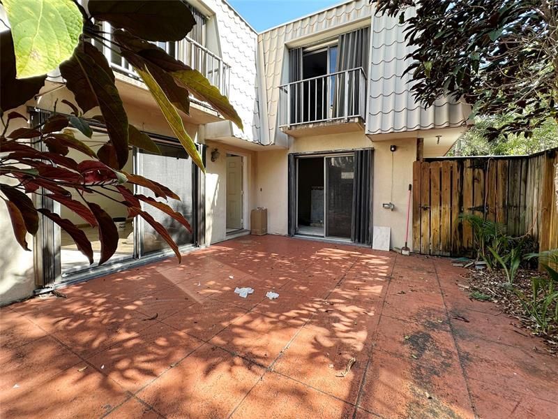 1700 Embassy Dr, Unit 402, West Palm Beach, FL 33401 Photo