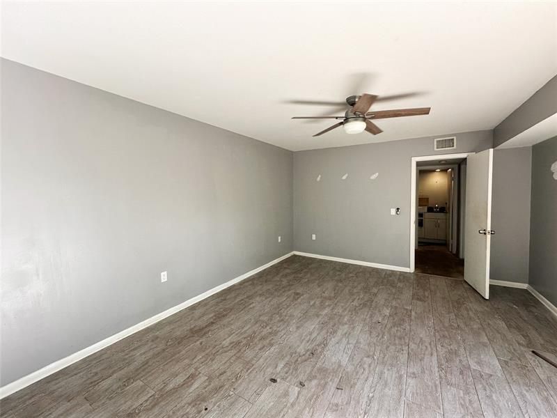 1700 Embassy Dr, Unit 402, West Palm Beach, FL 33401 Photo