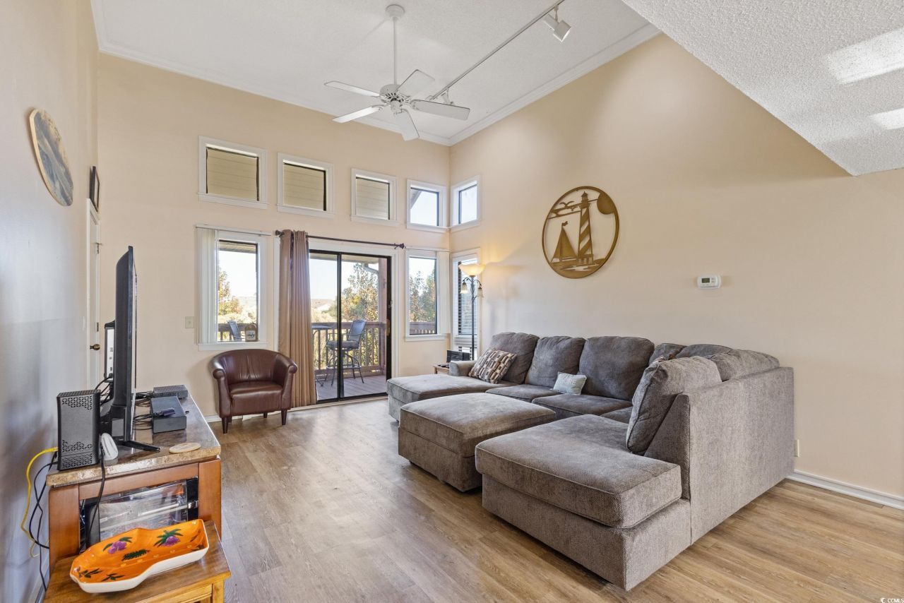 1025 Plantation Dr. Photo 13