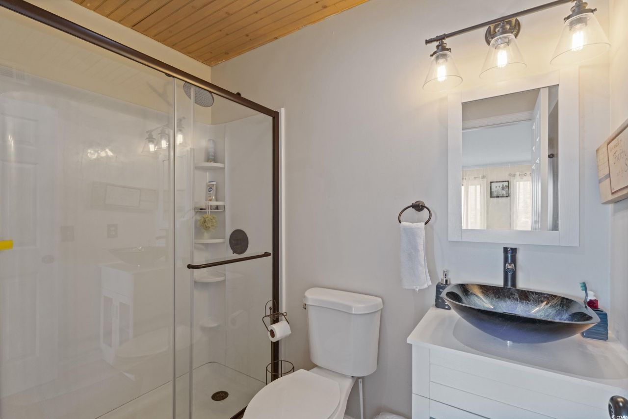 1025 Plantation Dr. Photo 18