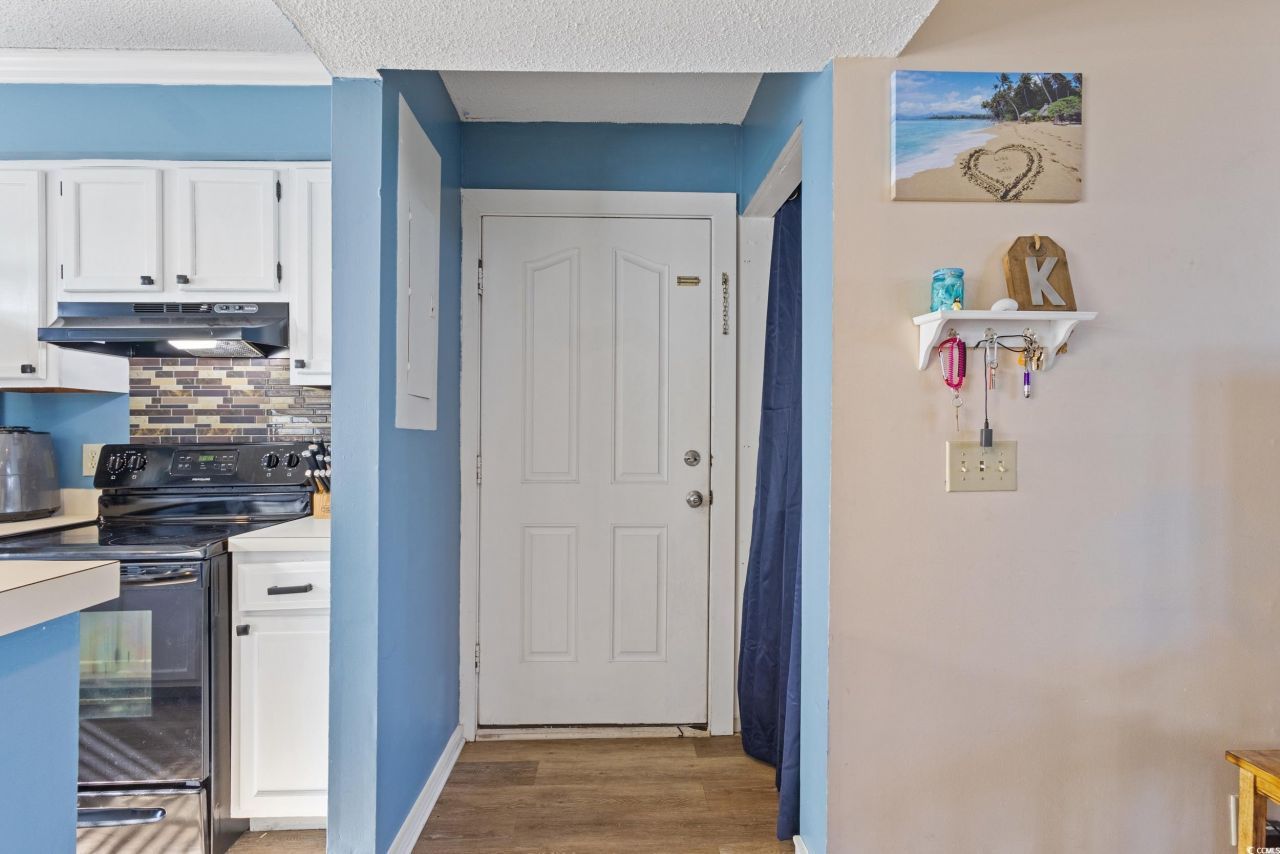 1025 Plantation Dr. Photo 6