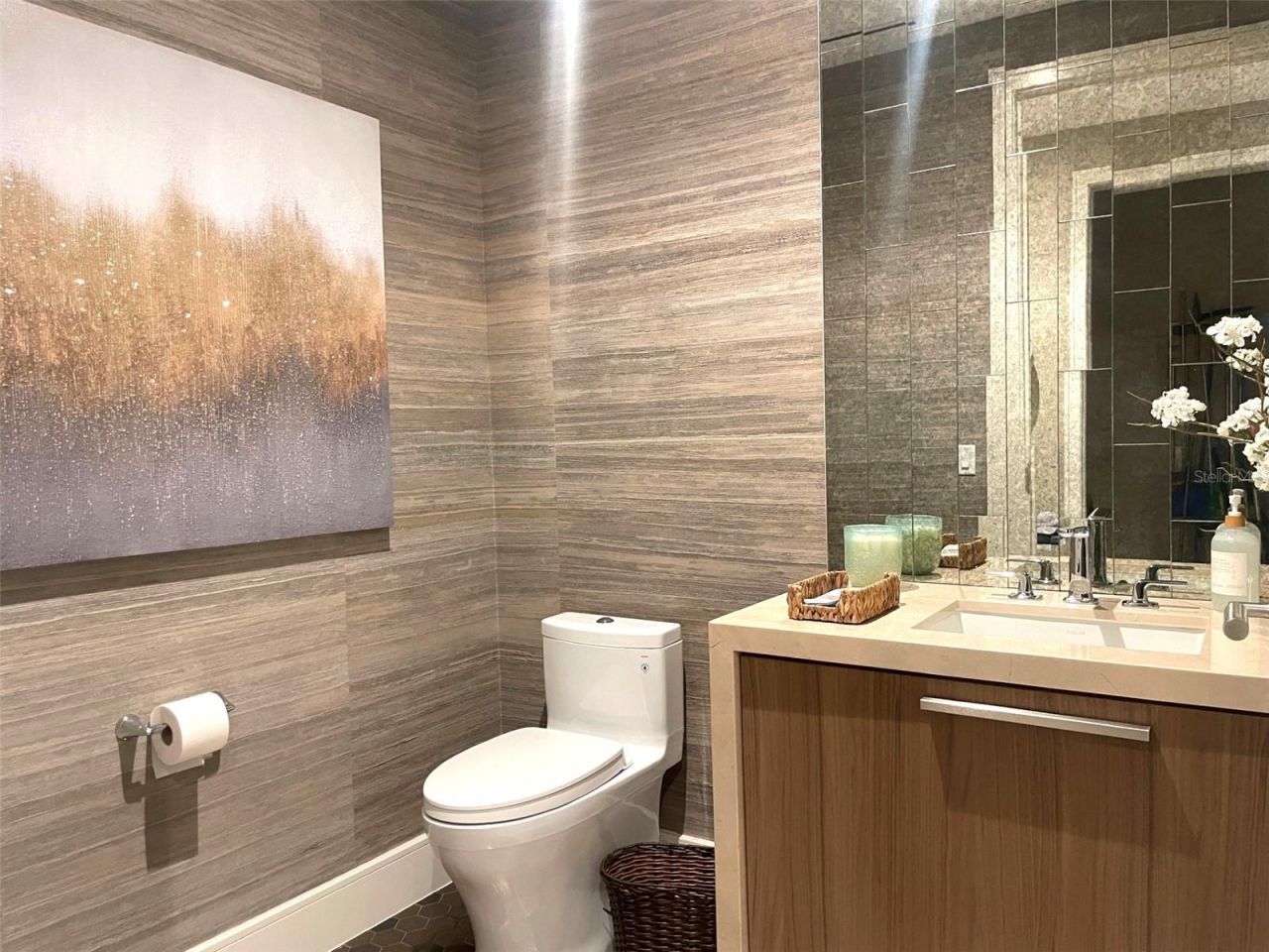 1581 Gulf Of Mexico Drive, Unit 307, Longboat Key, FL 34228 Photo