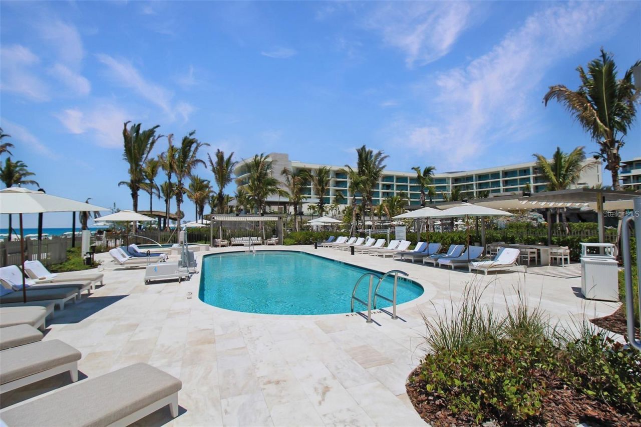 1581 Gulf Of Mexico Drive, Unit 307, Longboat Key, FL 34228 Photo