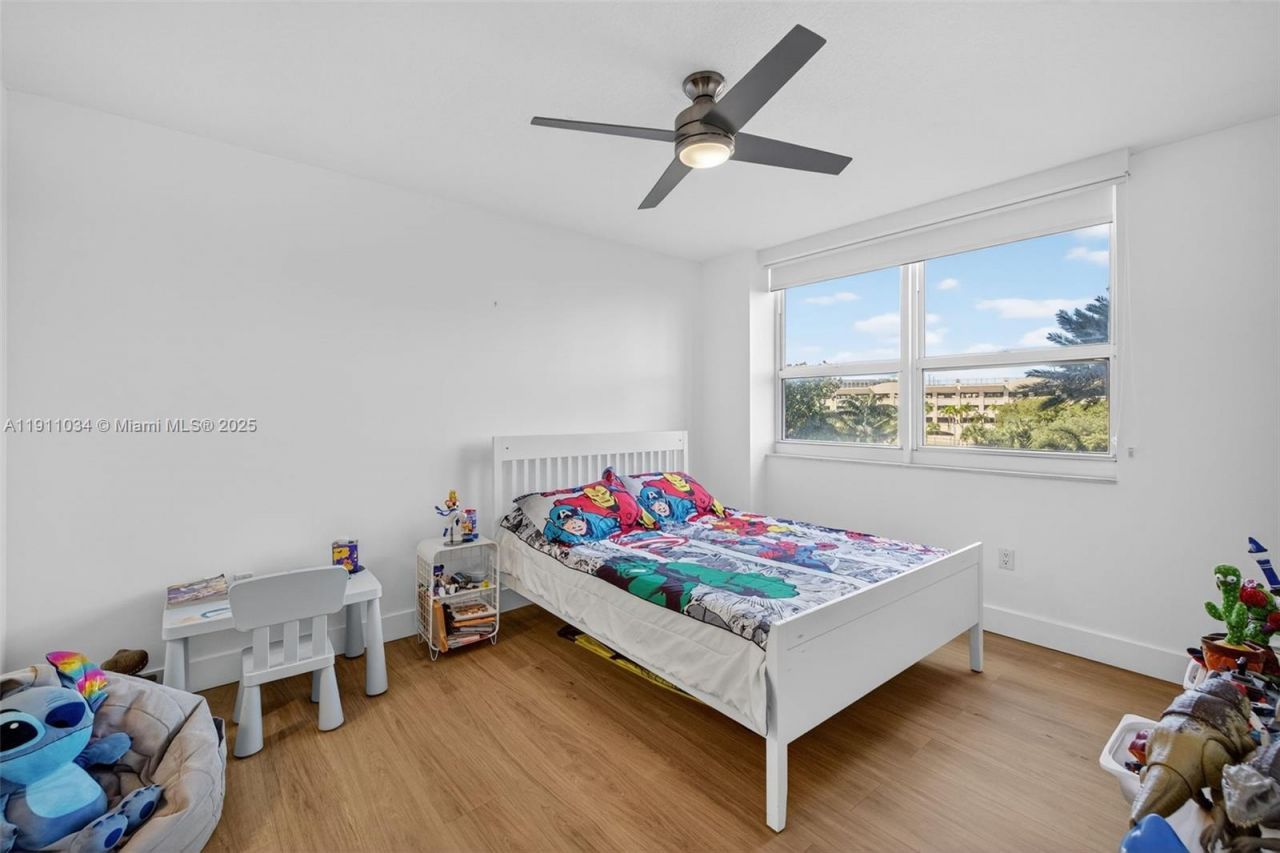 19501 W Country Club Dr, Unit 313, Aventura, FL 33180 Photo