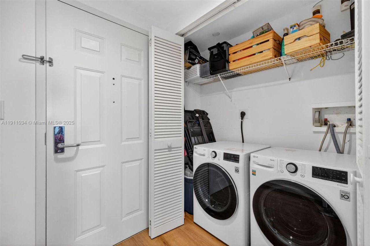 19501 W Country Club Dr, Unit 313, Aventura, FL 33180 Photo