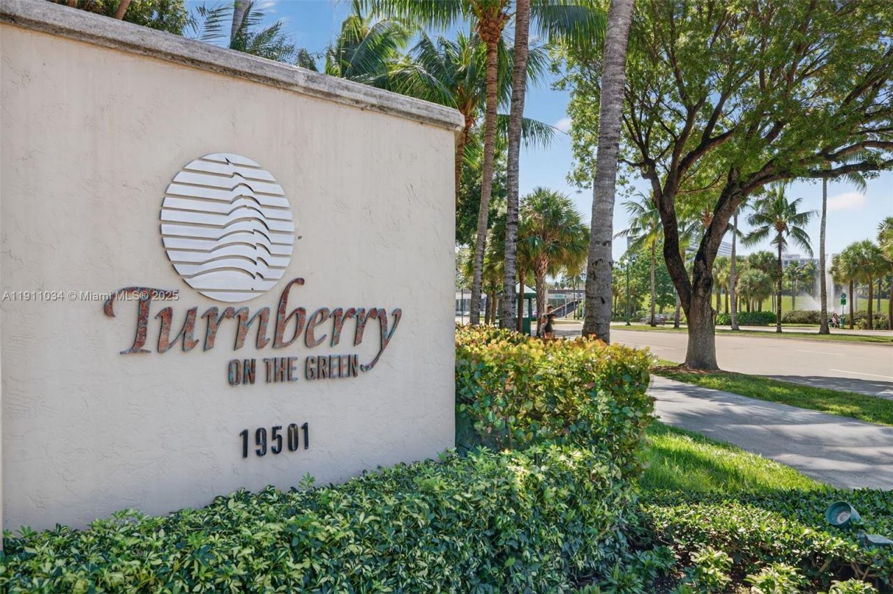 19501 W Country Club Dr, Unit 313, Aventura, FL 33180 Photo
