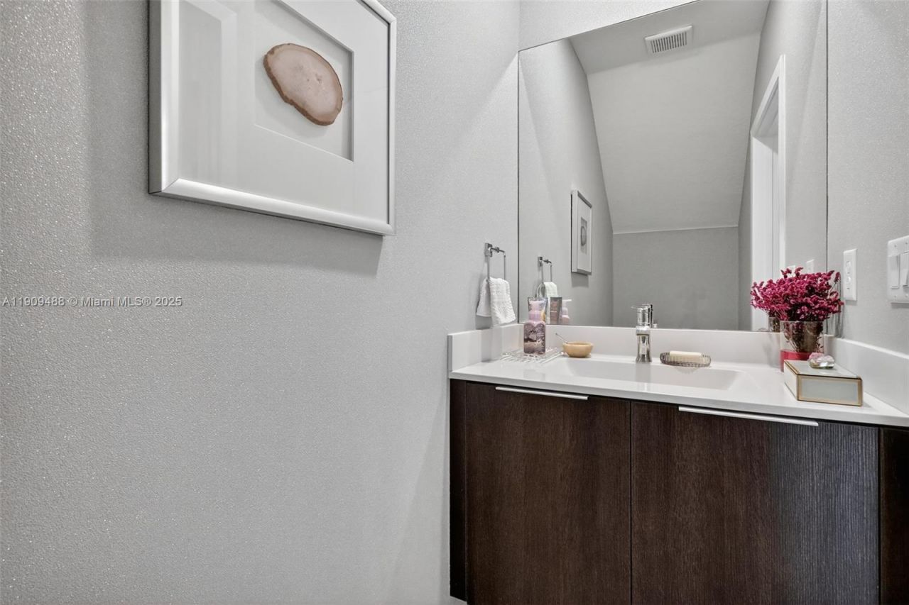 4740 NW 84th Ave, Doral, FL 33166 Photo