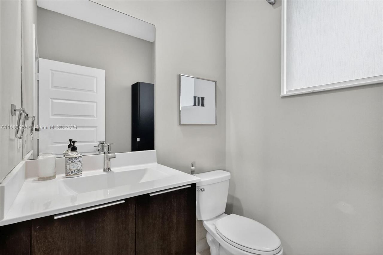 4740 NW 84th Ave, Doral, FL 33166 Photo