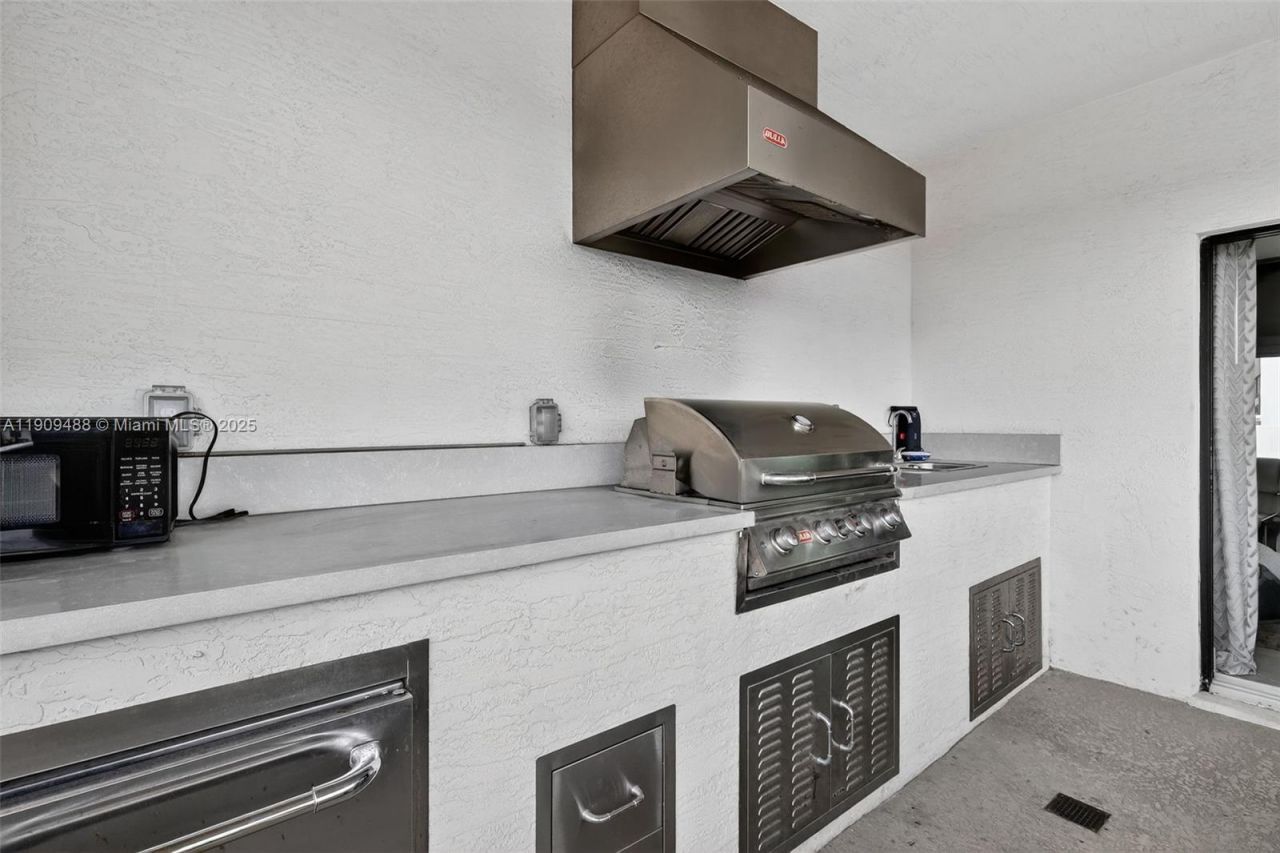 4740 NW 84th Ave, Doral, FL 33166 Photo