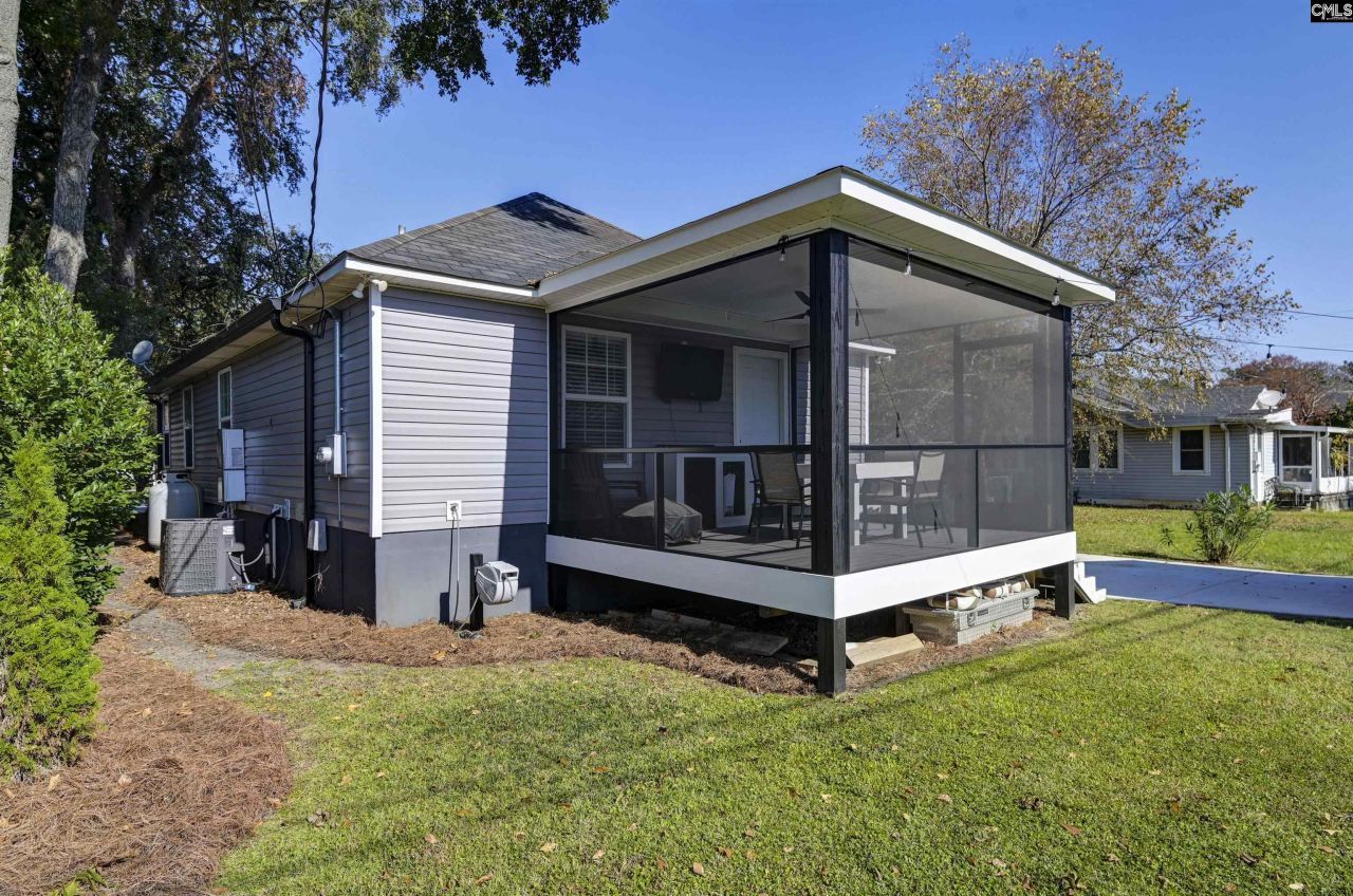 707 Holland Avenue Photo 7