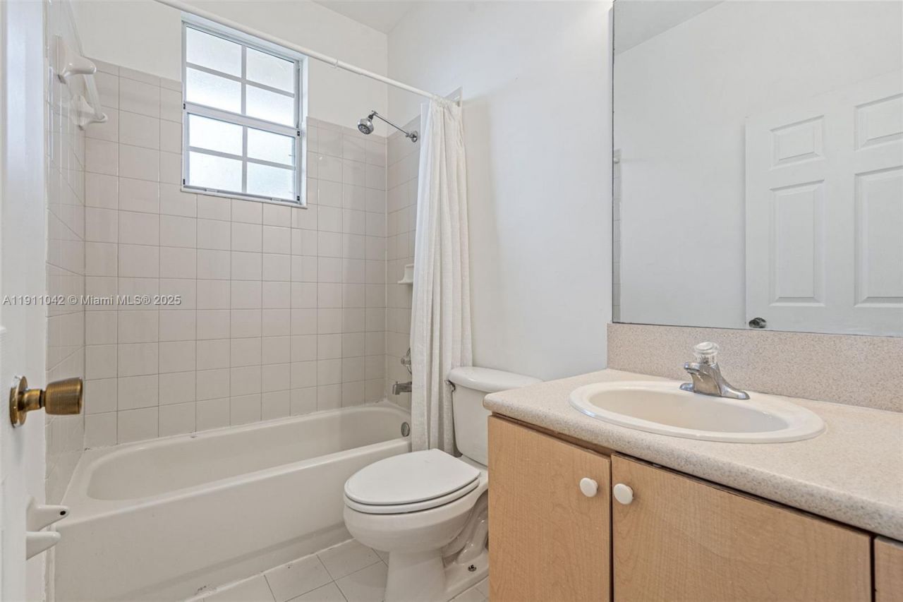 2109 NE 3rd Ct, Homestead, FL 33033 Photo