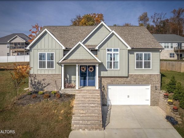 8121 Chapel Hill Lane, Knoxville, TN 37938