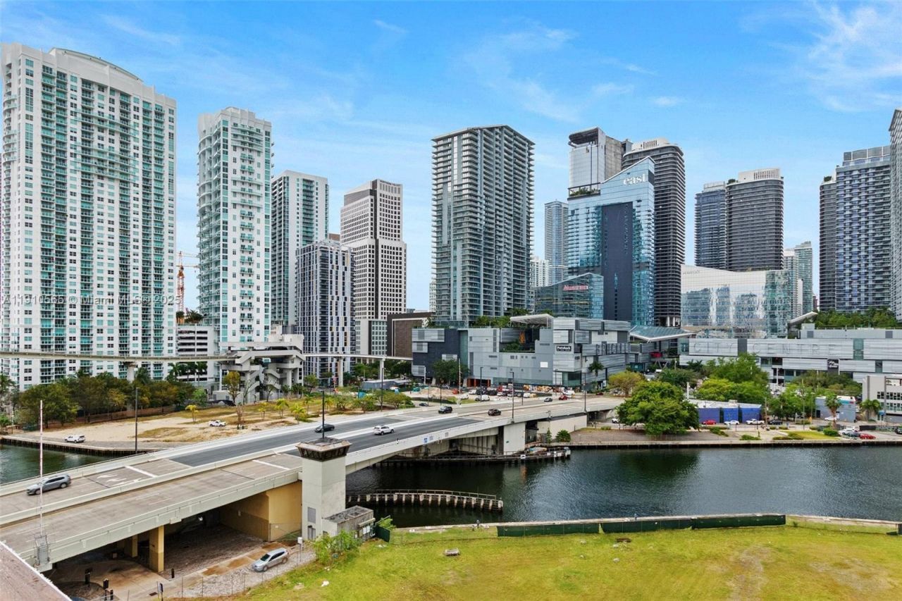 350 S Miami Ave, Unit 1805, Miami, FL 33130 Photo